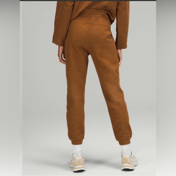 Like new HR really ribbed HR joggers - Picture 2 of 6